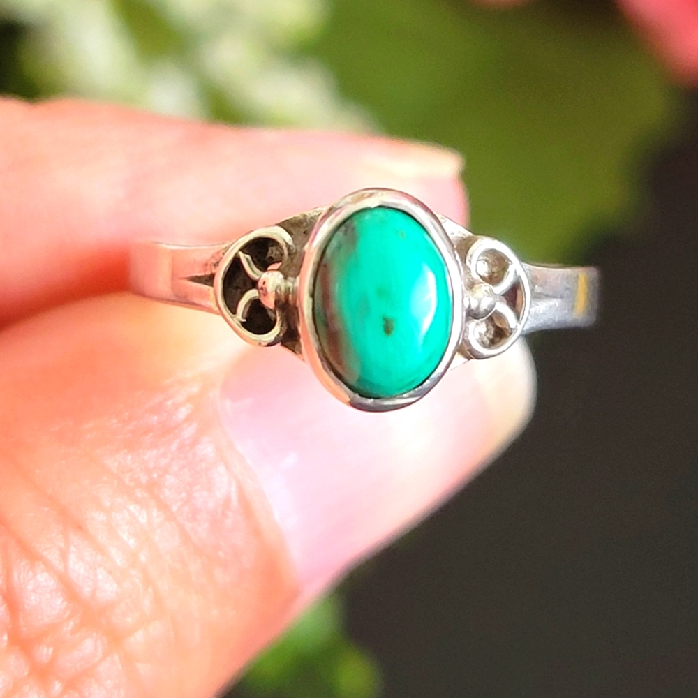 Handmade 925 sterling silver & turquoise ring size 6